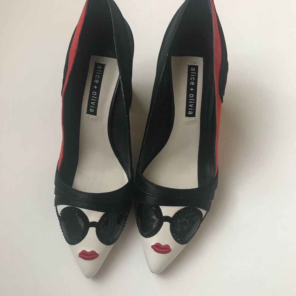 Alice & Olivia Stace Face Dinorah Block Heel Pump